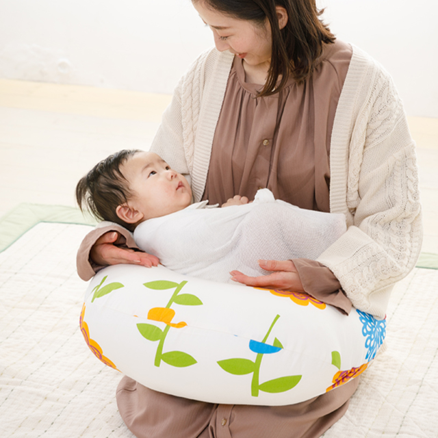 シンプルでおしゃれ 青葉 ベビハグ 授乳クッション 授乳 クッション