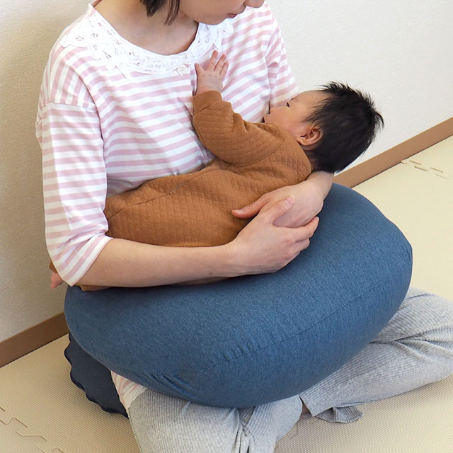 授乳用クッション　まるまるねんね